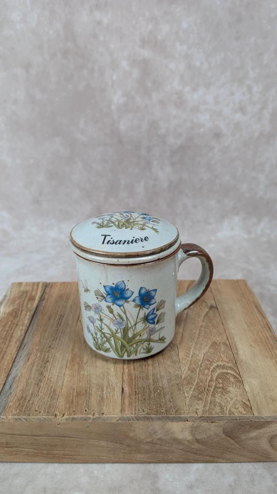 Tisanière vintage en grès avec filtre intégré – Motif fleuri 🌿💙